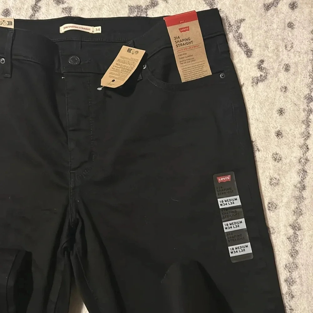 Levi's Women's 314 Shaping Straight Jeans 18 Medium NWT 34x32 - Picture 2 of 8